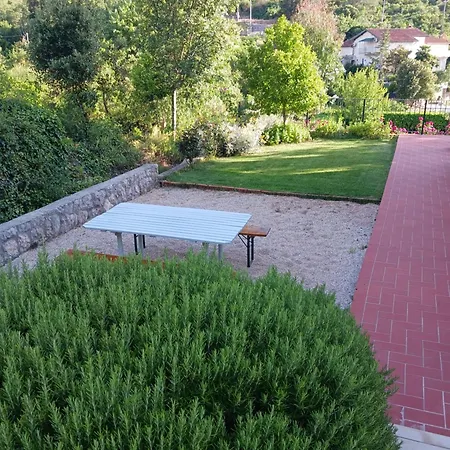 Apartament Tia Neum
